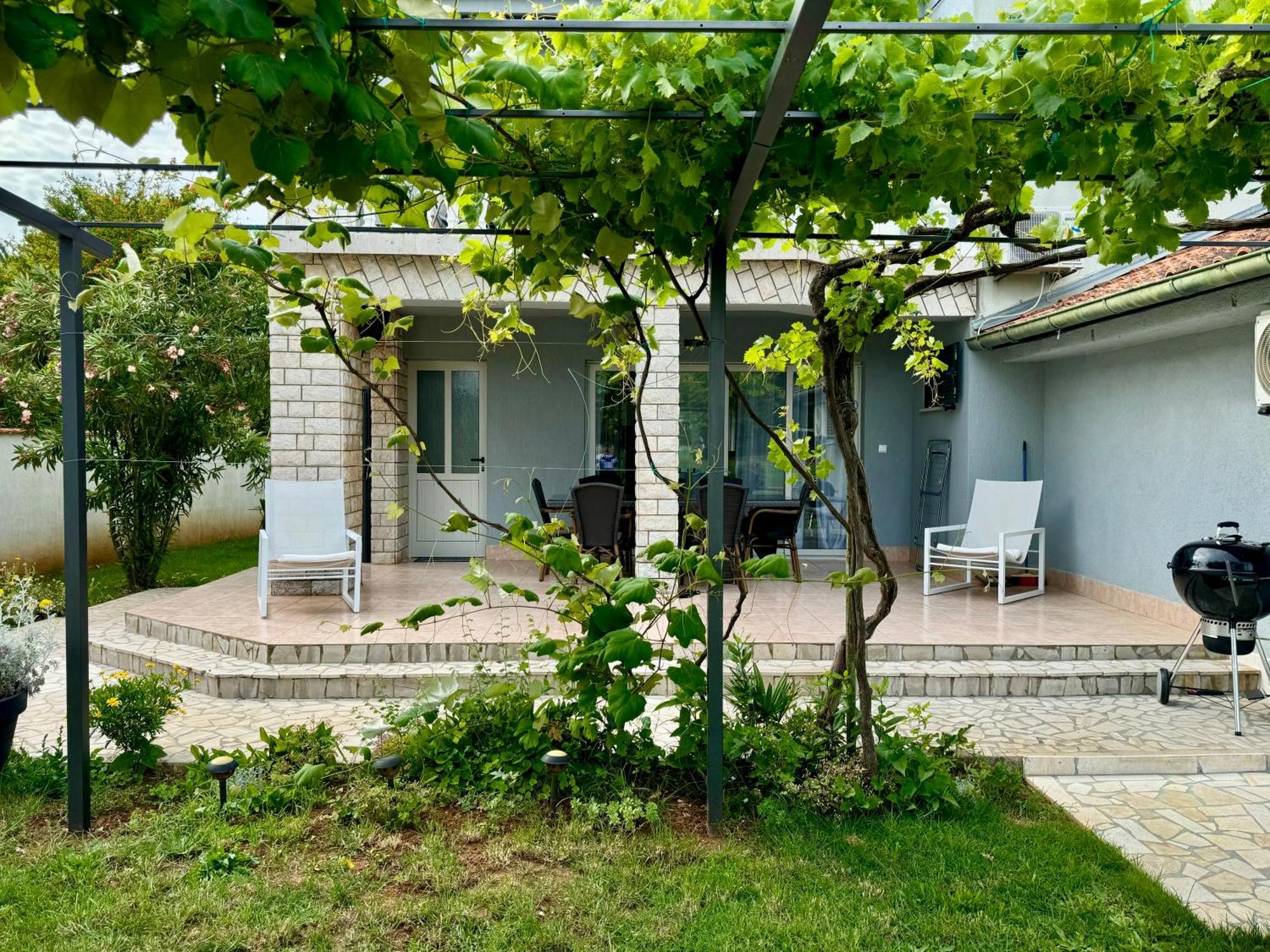 Enna Apartment A Meerblick Perfect Location Medulin Exterior photo